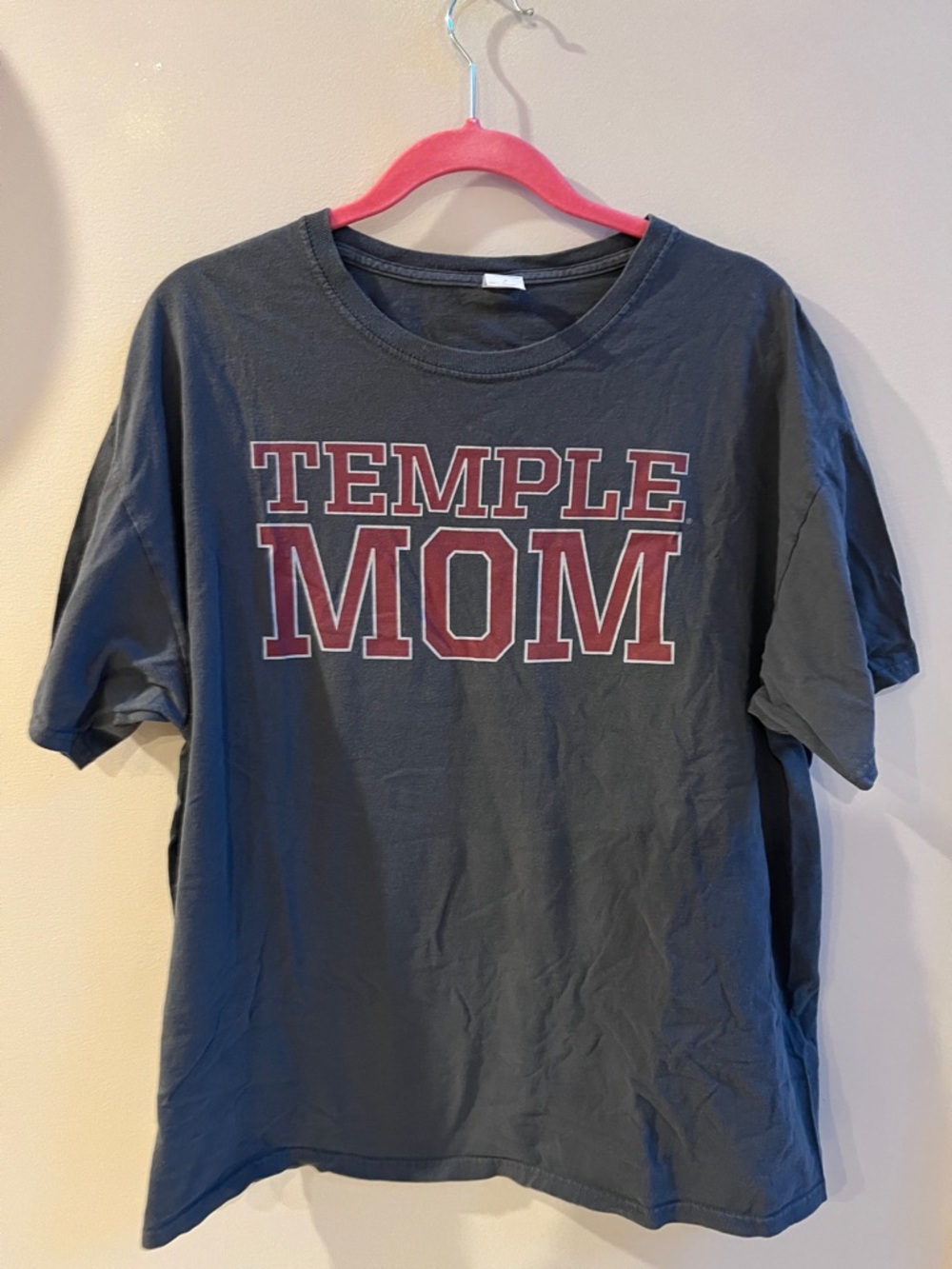 Temple Mom Graphic Tee - Charcoal with Maroon Lettering No Side Seams XL